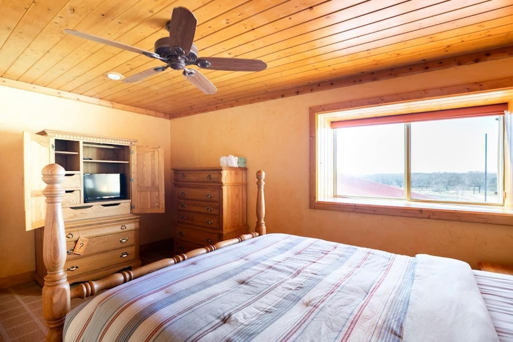 Texas Ranch House With 5 Bedroom And Fish Pond Dallas Zewnętrze zdjęcie